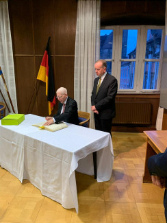 Dr. Josef Schuster und OB Thomas Deffner